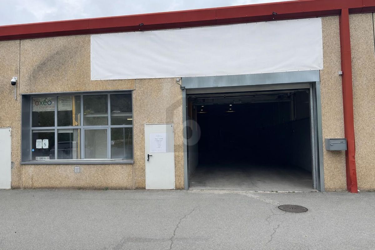HALLE ARTISANALE AVEC VISIBILITÉ AUTOROUTE - 0