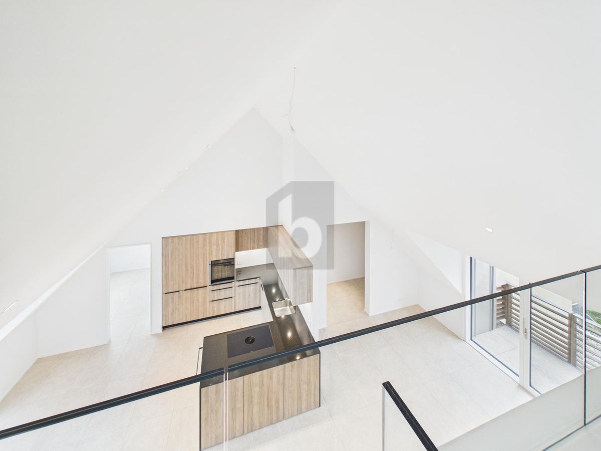 ERSTBEZUG - MIT GALERIE, 3 BALKONEN & JURABLICK - 3