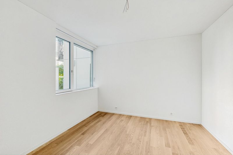 Moderne 2.5-Zimmer-Wohnung mit Mietgarten und Holzterrasse in Zürich-Schwamendingen - 10