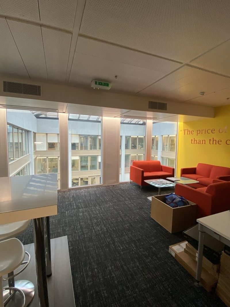 Bureaux de 677 m2- 3ème étage- au Geneva Business Center à Lancy - 5