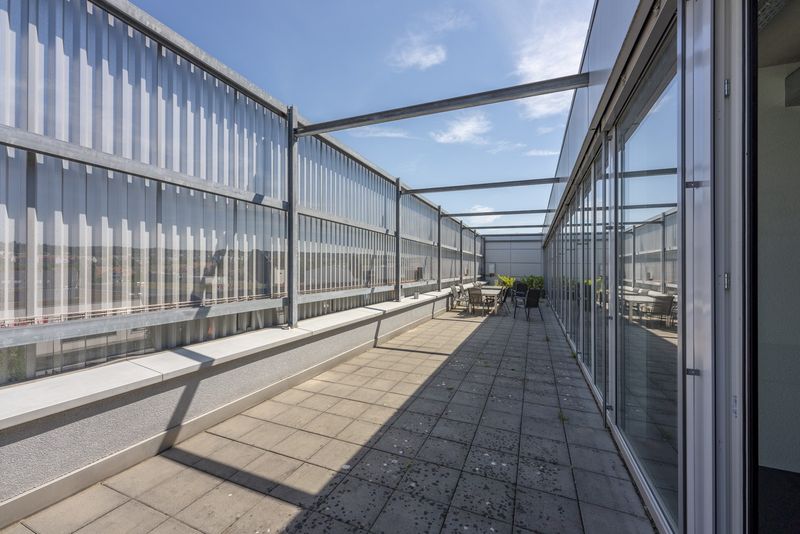 Büro mit sonniger Terrasse - 3