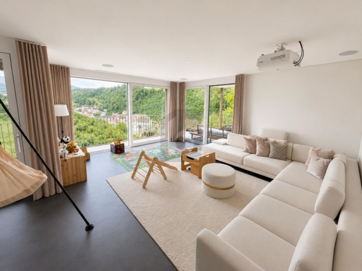 EXKLUSIV UND RUHIG MIT UNVERBAUBARER AUSSICHT! - 2