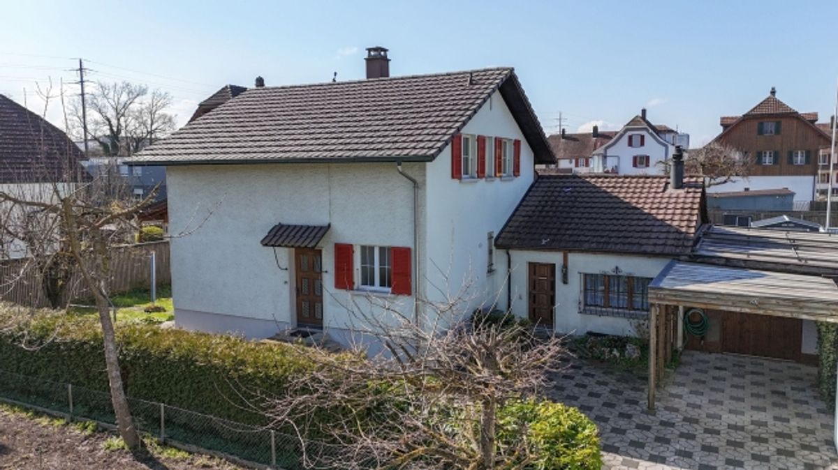 EFH mit Gartenhaus auf 1295 m2, Weiher und viel Potenzial - 1