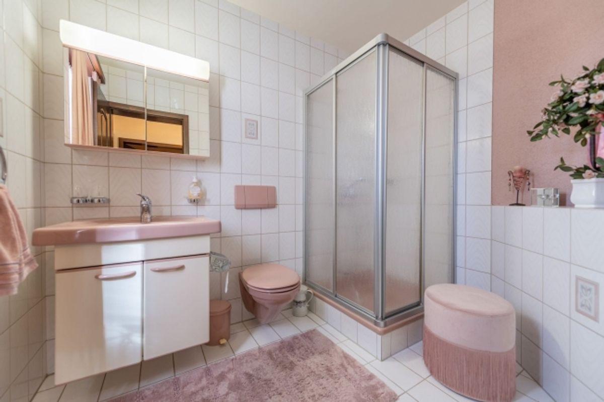 Nachhaltig wohnen & vielseitig nutzen - grosszügiges Einfamilienhaus mit 2'000 m² Grundstück - 11