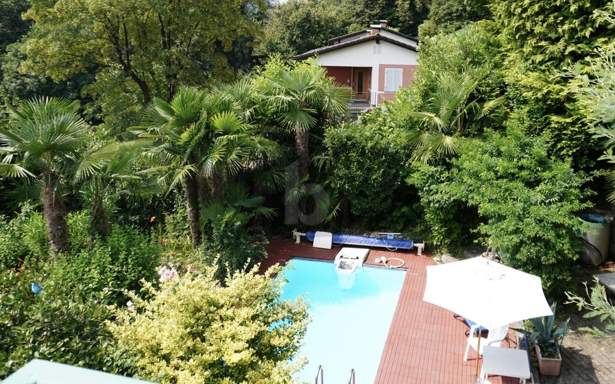 CON GIARDINO E PISCINA - 2