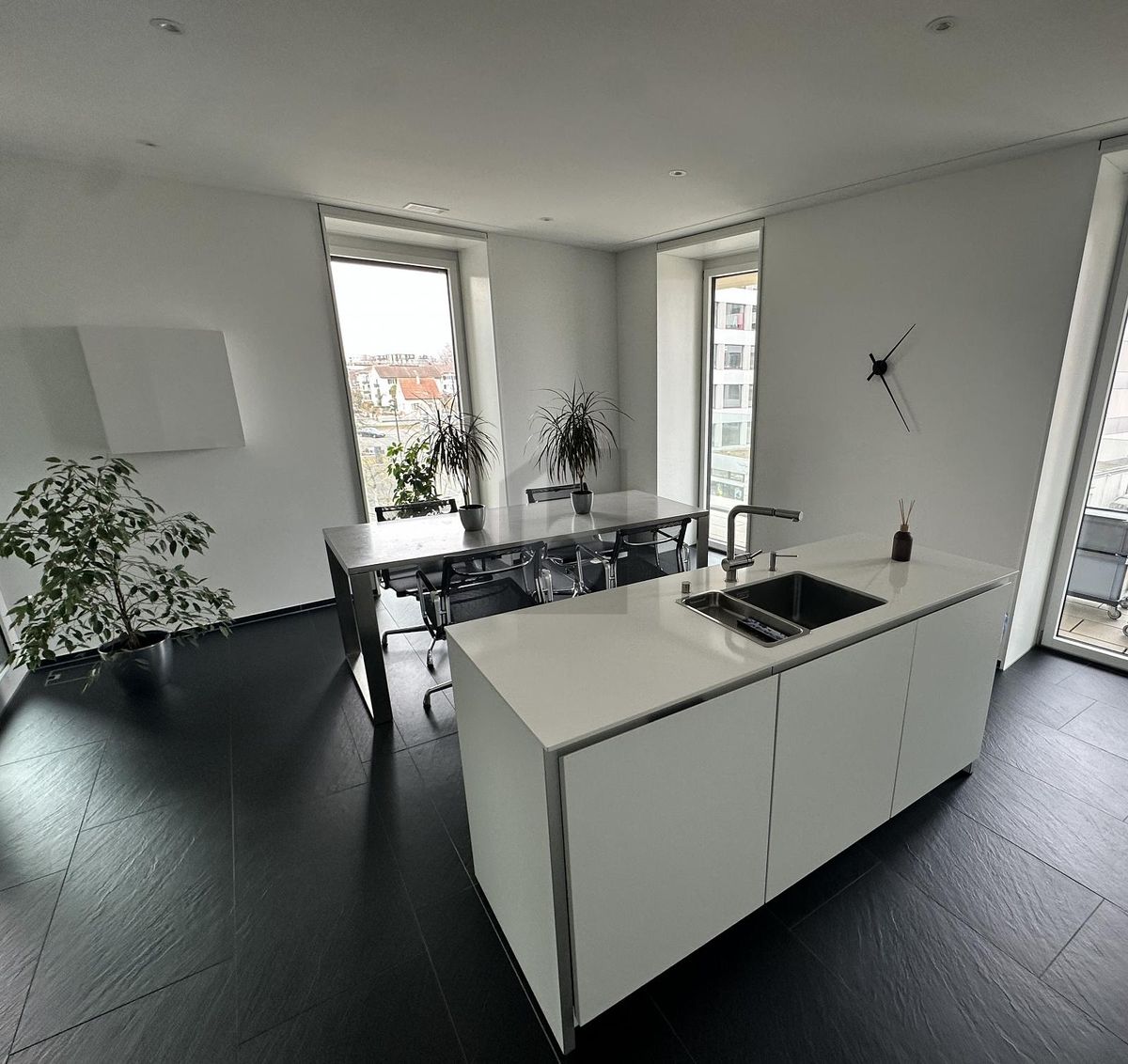 STILVOLL MIT EINZIGARTIGER 360° DACHTERRASSE - 3