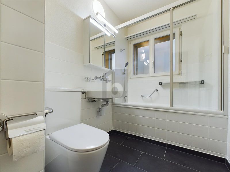 NEU RENOVIERT MIT BALKON - 4