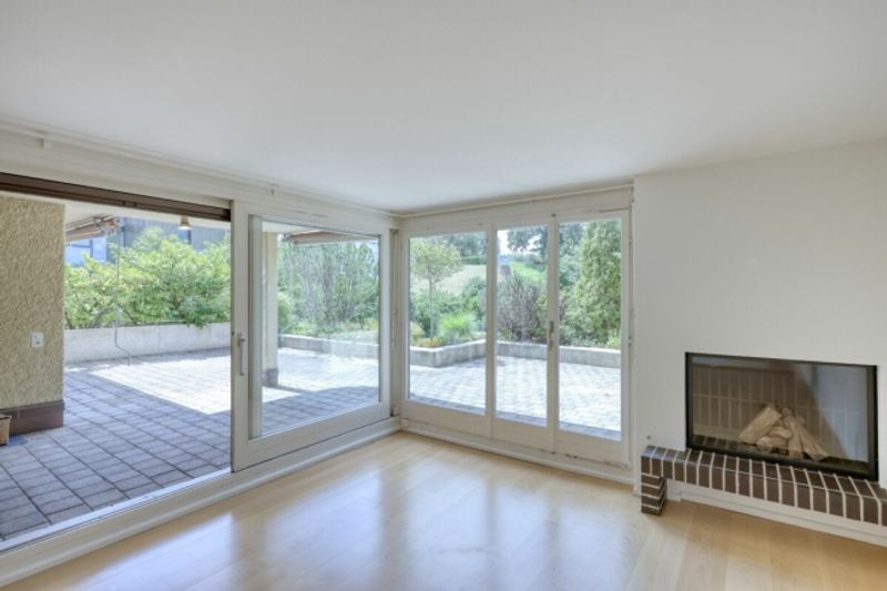 4.5-Zimmer-Terrassenhaus im Grünen mit Renovationspotential - 4