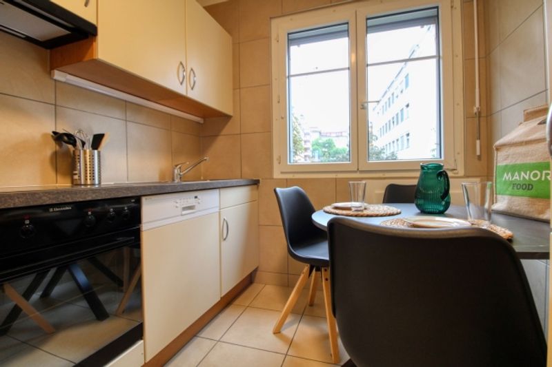 Lakeside Coliving Haven in Lausanne's Avenue de France - 12