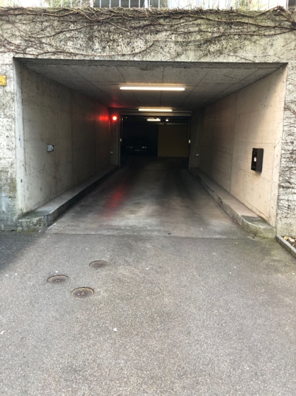 Einstellplatz zu vermieten nähe Glattpark! - 0
