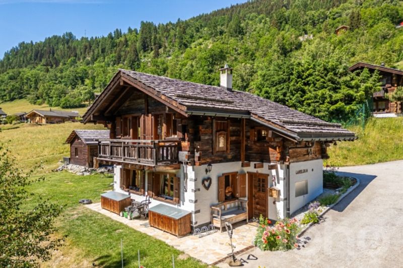 Authentisches Chalet mit charmantem Nebengebäude - 2