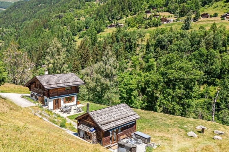 Authentisches Chalet mit charmantem Nebengebäude - 3
