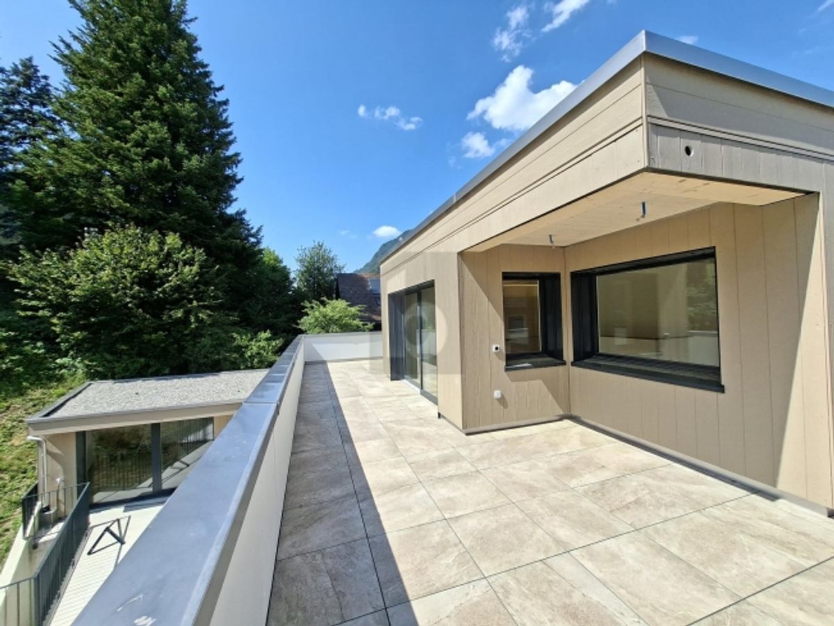ZUKUNFTSORIENTIERTES ENERGIEEFFIZIENTES TRAUMHAUS - 1
