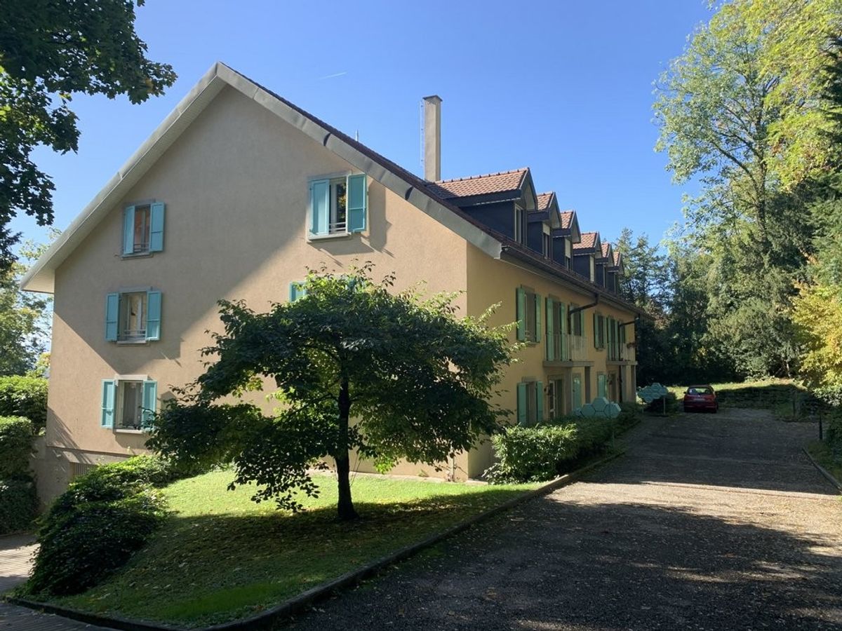 Profitez d'une place de parc à proximité de l'Hôpital de Morges - 0