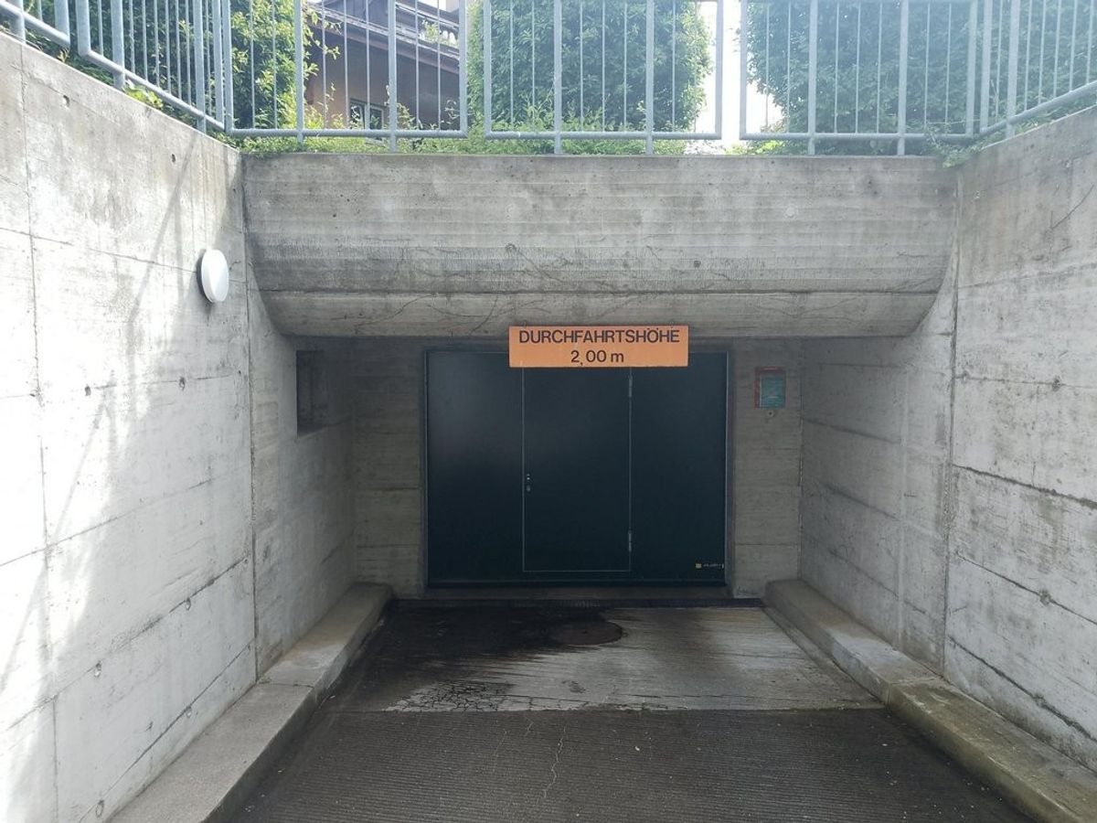 Einstellplatz in Männedorf zu vermieten! - 1