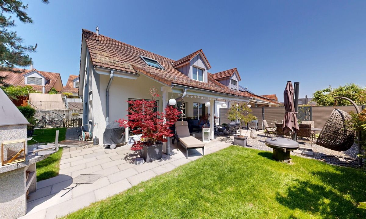 Familienfreundliches Einfamilienhaus mit sonnigem Garten - 0