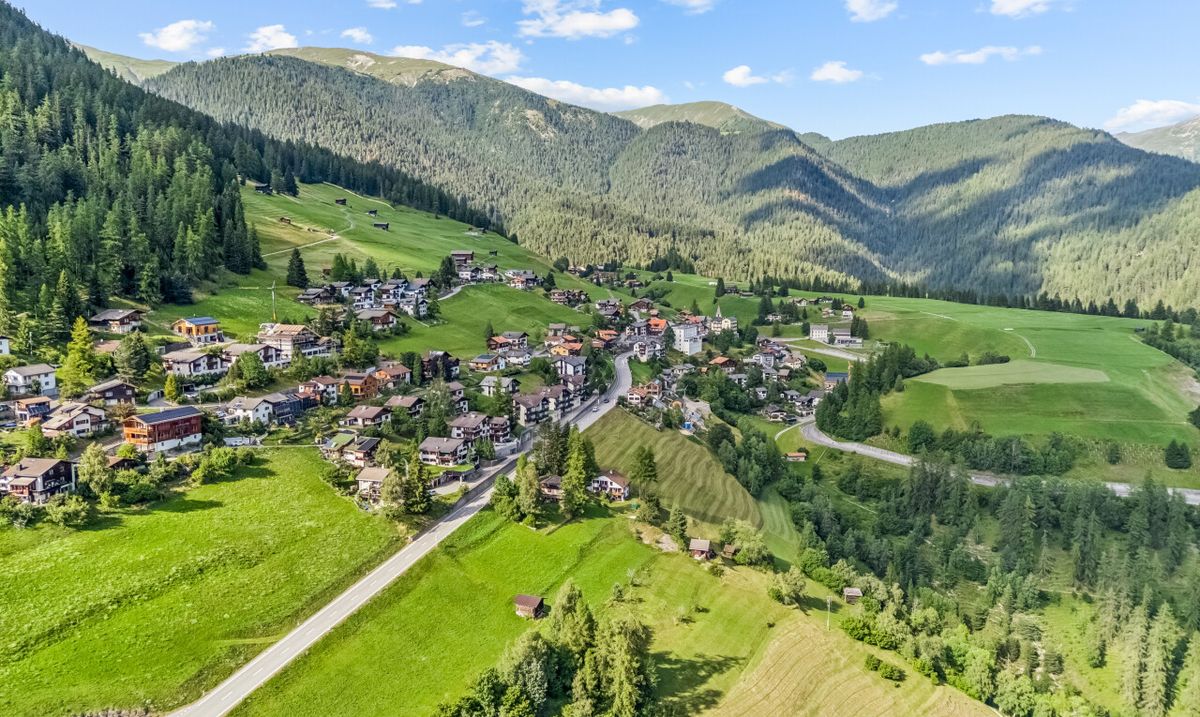 3’520 m² Entwicklungsgrundstück mit Projektstudie in Davos Wiesen - 0