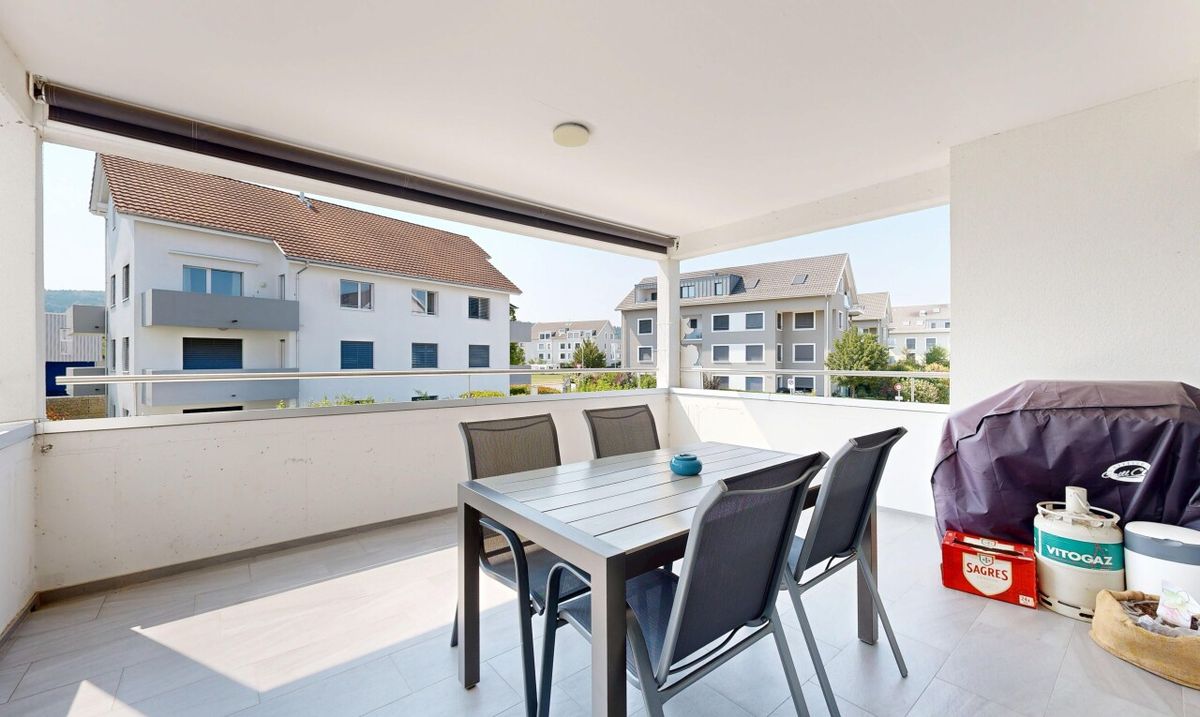 Gepflegte 4.5-Zimmer WHG mit grosszügigem Balkon und zwei TG-Plätzen - 3