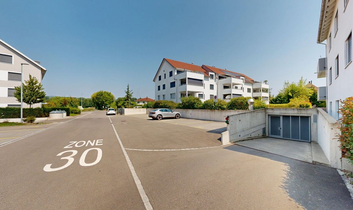 Gepflegte 4.5-Zimmer WHG mit grosszügigem Balkon und zwei TG-Plätzen - 8