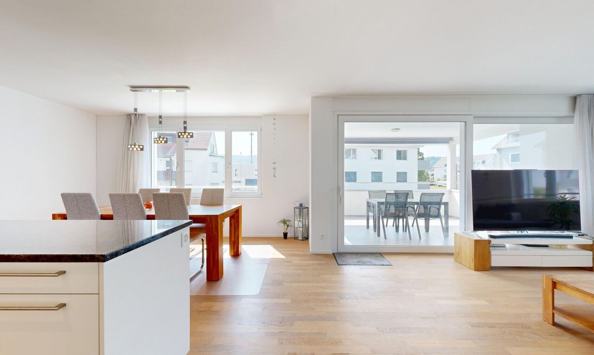 Gepflegte 4.5-Zimmer WHG mit grosszügigem Balkon und zwei TG-Plätzen - 9