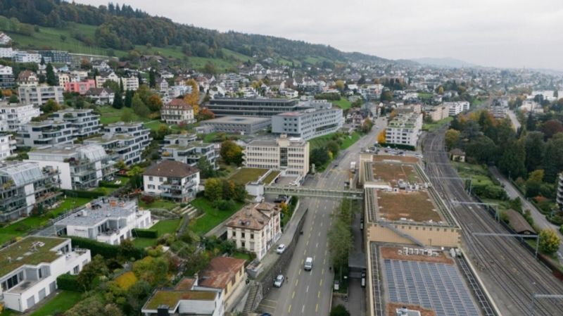 Horgen - 4 ausgebaute (Praxis-)Räume Plug & Work - 5