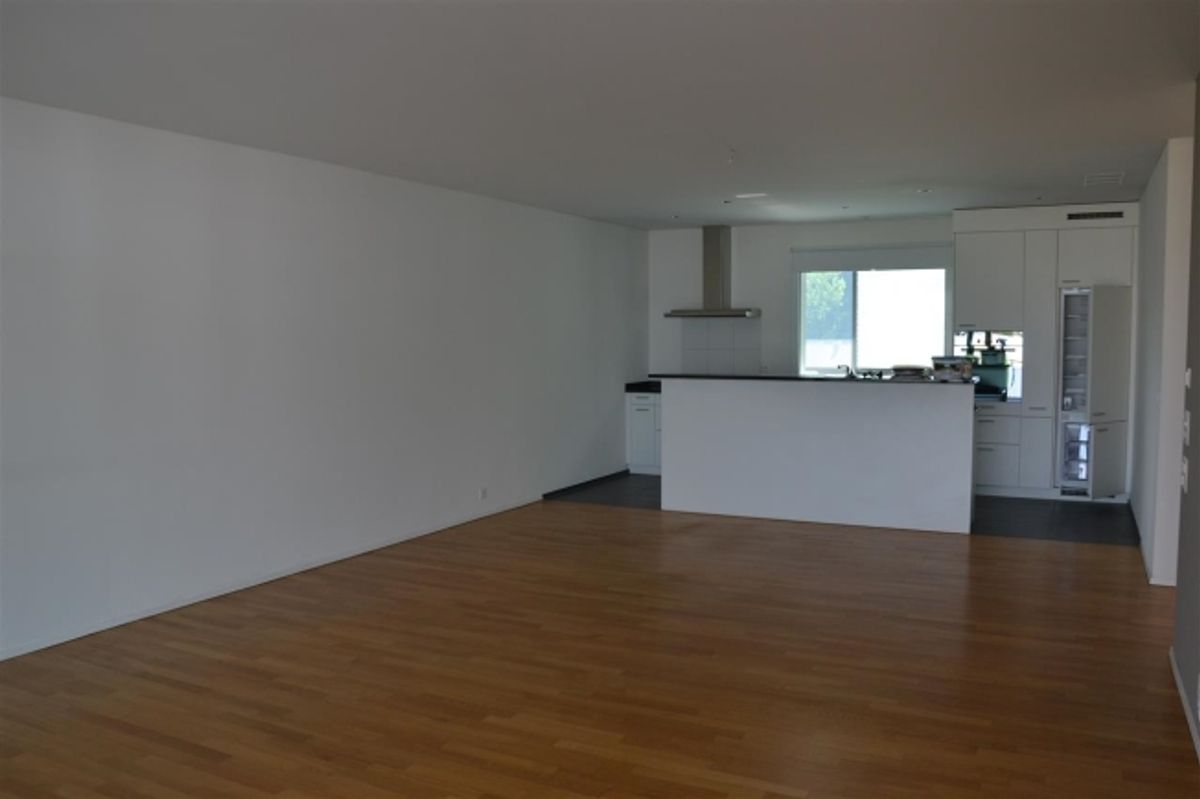 Grosszügige und moderne Wohnung an zentrumsnaher Lage - 4