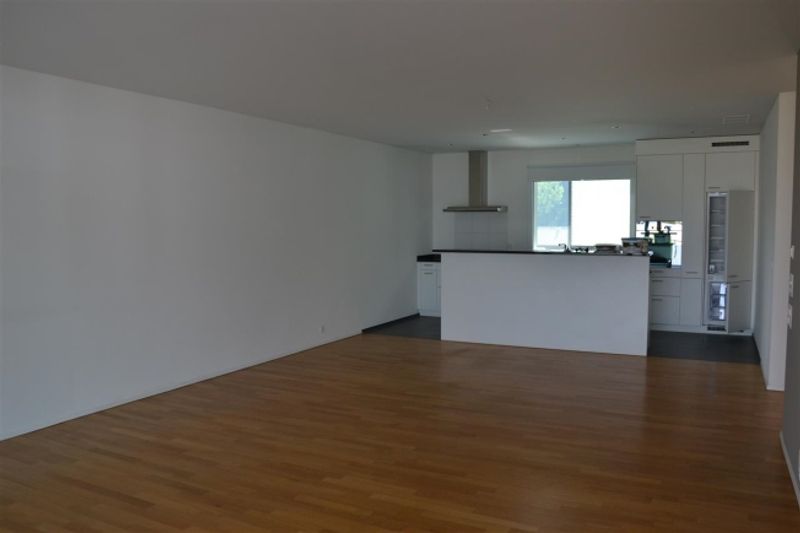 Grosszügige und moderne Wohnung an zentrumsnaher Lage - 5