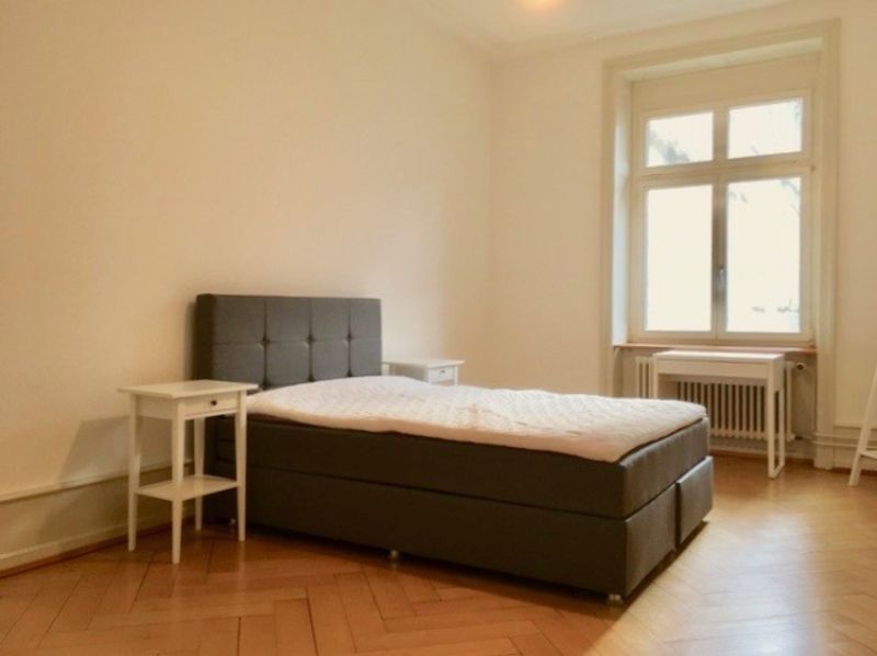 Furnished room in modernised apartment in a top location - 4