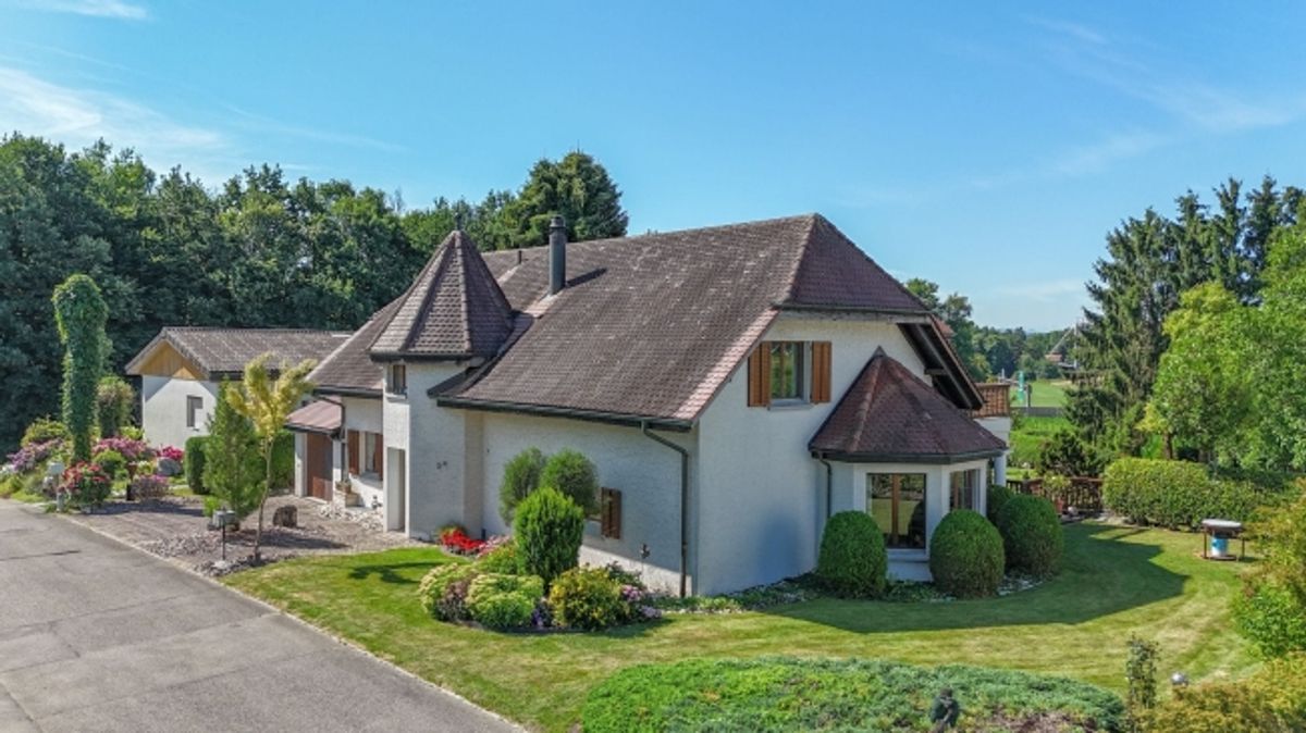 Nachhaltig wohnen & vielseitig nutzen - grosszügiges Einfamilienhaus mit 2'000 m² Grundstück - 0