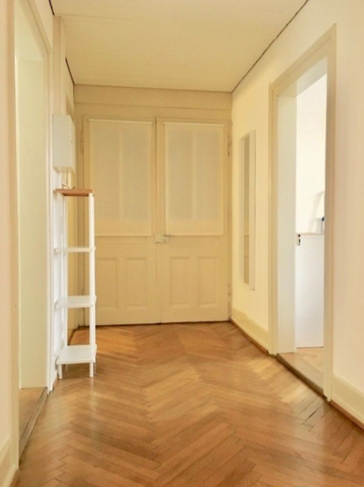 Furnished room in modernised apartment in a top location - 4