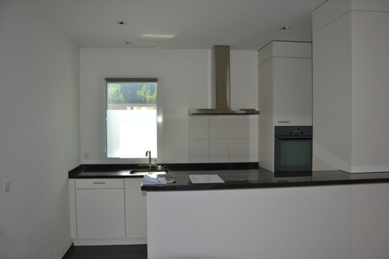Grosszügige und moderne Wohnung an zentrumsnaher Lage - 4