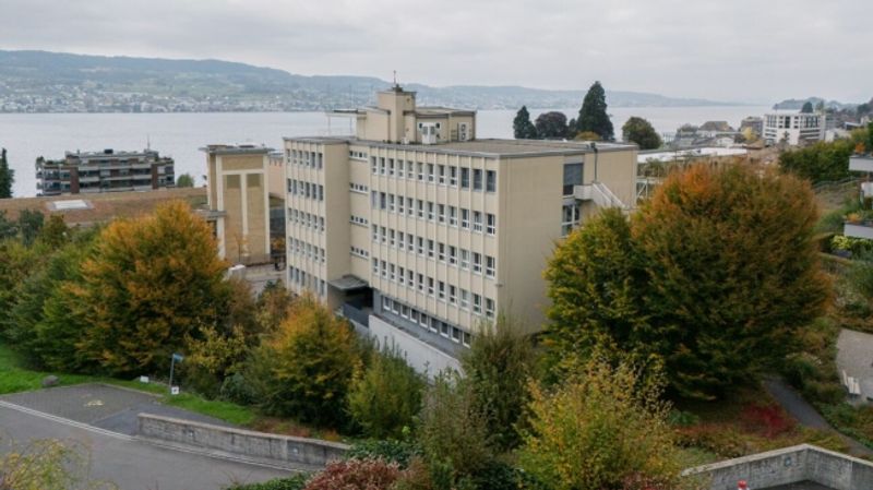 Horgen - 4 ausgebaute (Praxis-)Räume Plug & Work - 6