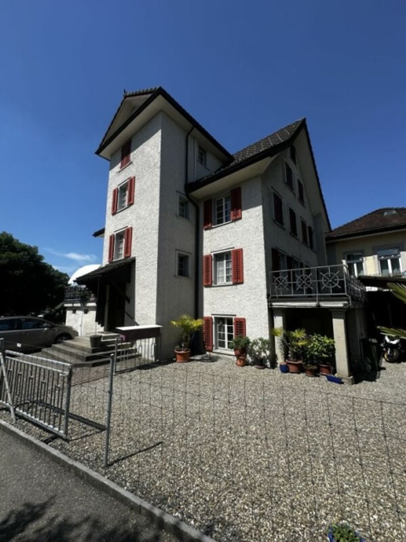Dreifamilienhaus an sonniger und zentraler Lage mit grossem Entwicklungspotenzial - 5