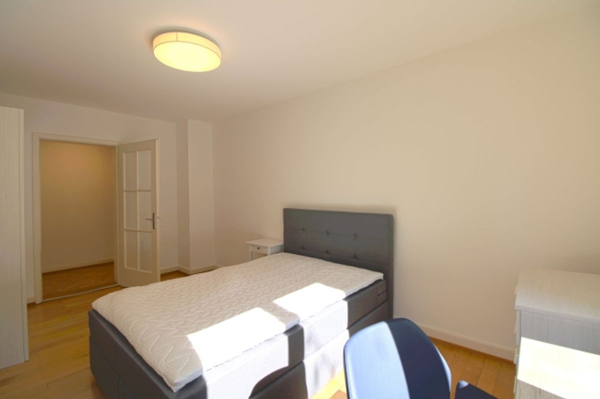 Furnished room in modernised apartment in a top location - 0