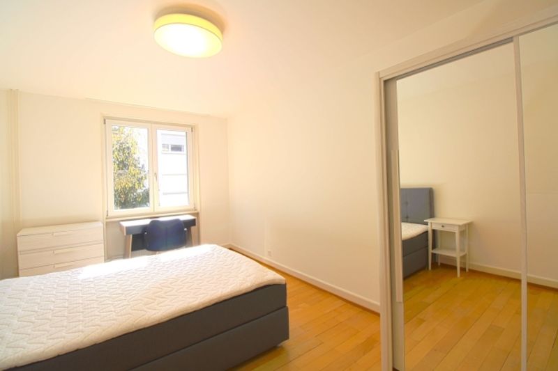 Furnished room in modernised apartment in a top location - 3
