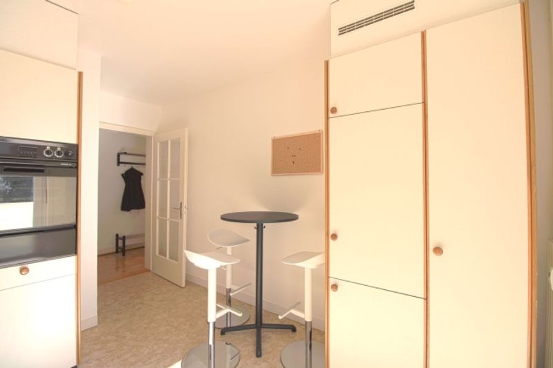 Furnished room in modernised apartment in a top location - 7