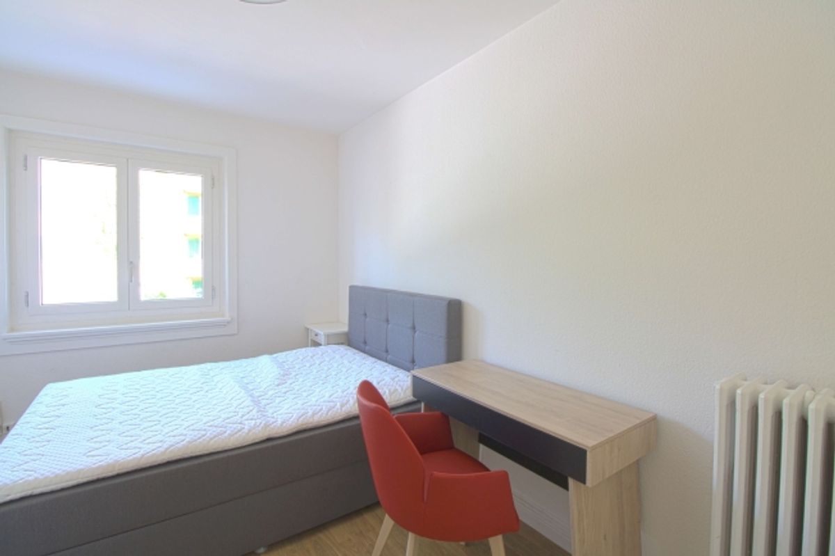 Furnished room in modernised apartment in a top location - 0