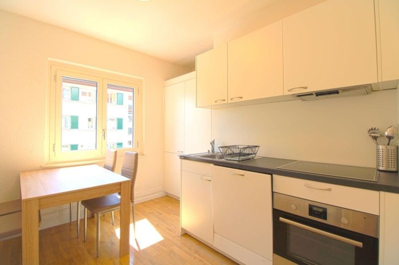 Furnished room in modernised apartment in a top location - 5