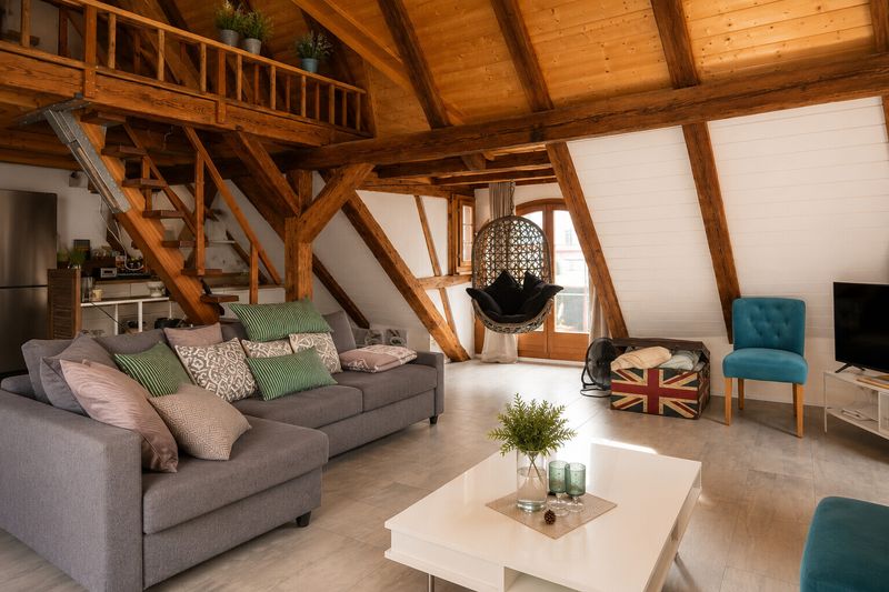 Charmante 2-Zimmer-Dachwohnung mit Seesicht in Steckborn. - 2