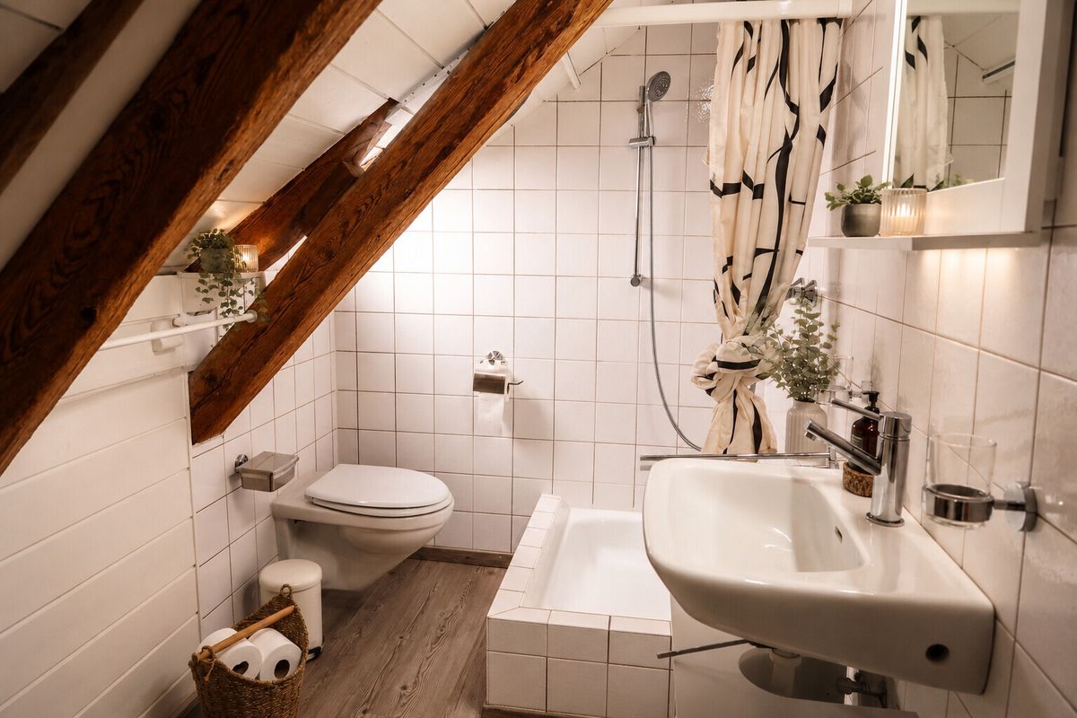 Charmante 2-Zimmer-Dachwohnung mit Seesicht in Steckborn. - 4