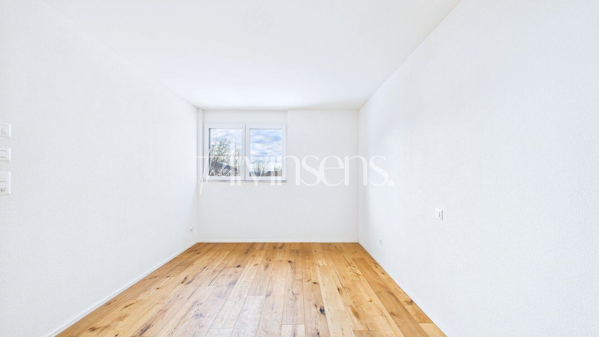 Moderne 2.5-Zimmerwohnung mit sonniger Terrasse & Bergsicht - 4