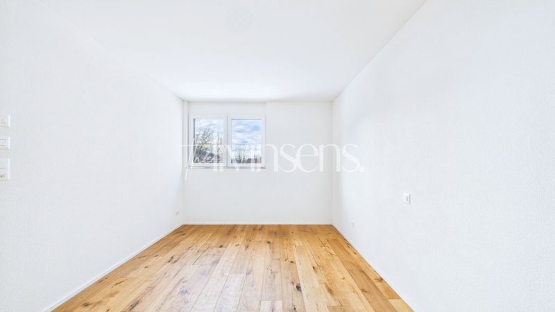 Moderne 2.5-Zimmerwohnung mit sonniger Terrasse & Bergsicht - 5