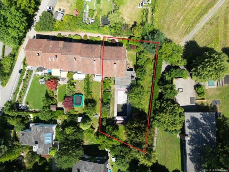 Privates Wohnparadies mit Pool an begehrter Lage - 12