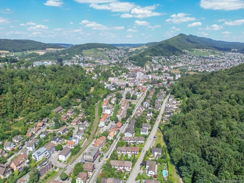 Privates Wohnparadies mit Pool an begehrter Lage - 13