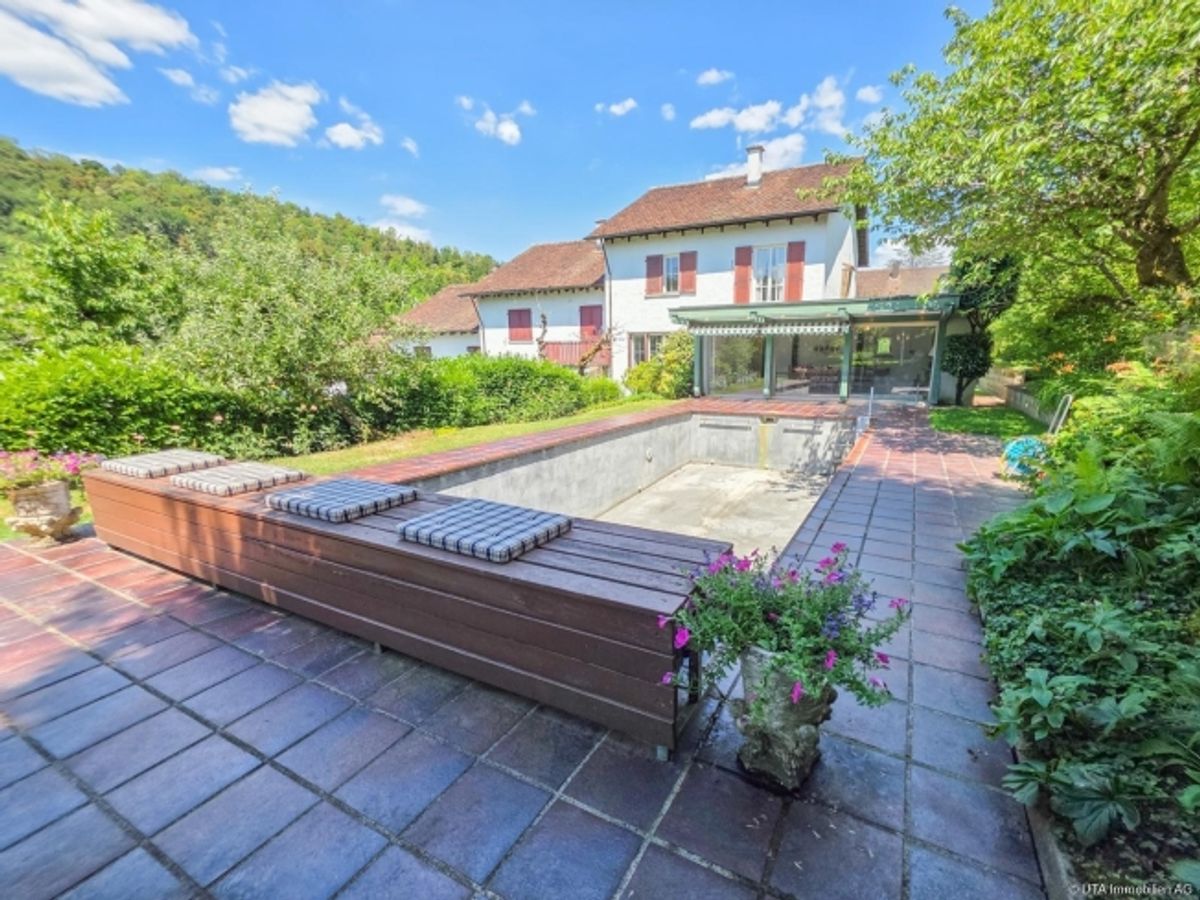 Privates Wohnparadies mit Pool an begehrter Lage - 6