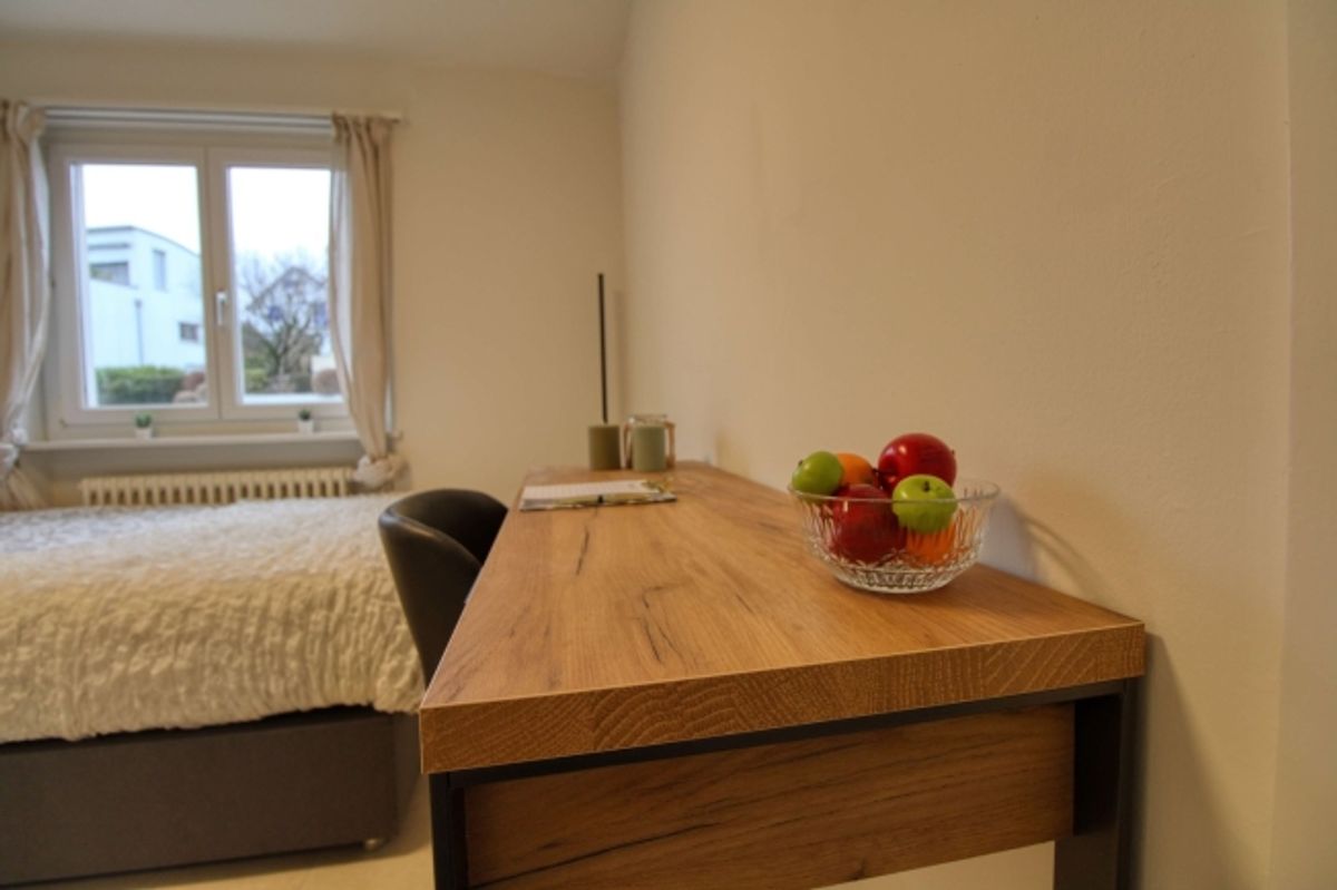 Furnished room in modernised apartment in a top location - 1