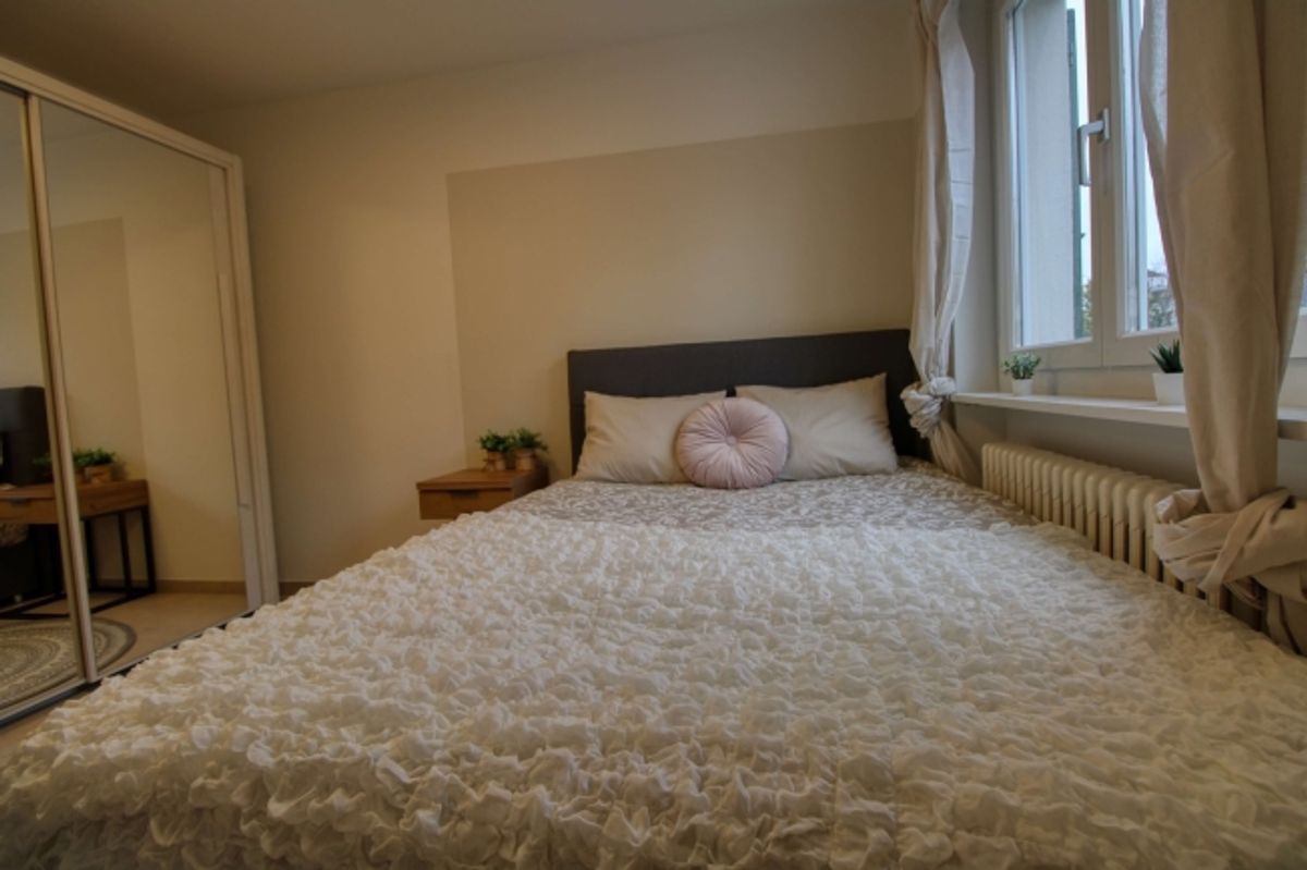 Furnished room in modernised apartment in a top location - 3