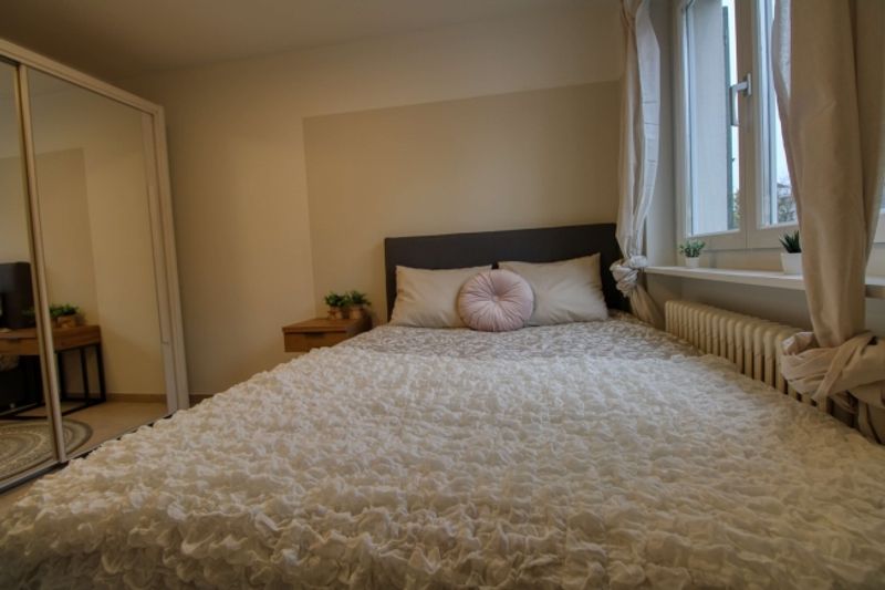 Furnished room in modernised apartment in a top location - 4