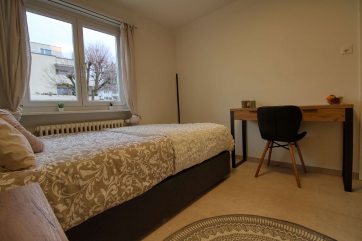 Furnished room in modernised apartment in a top location - 5