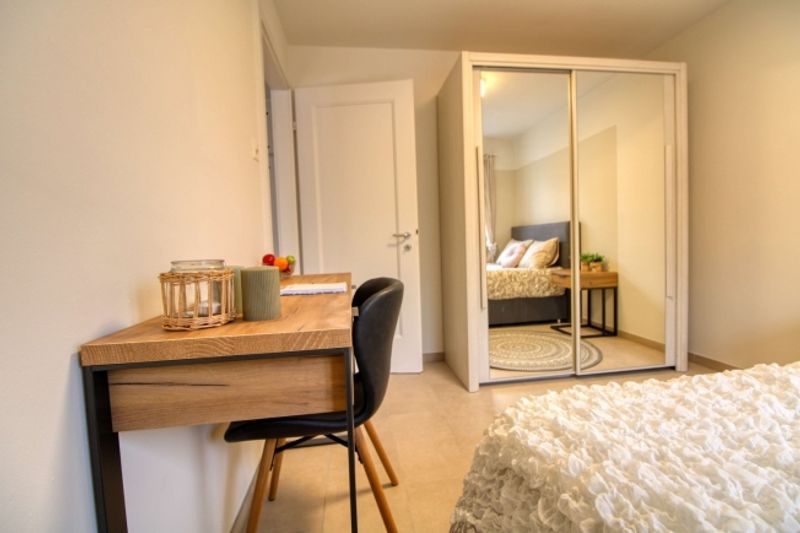 Furnished room in modernised apartment in a top location - 7